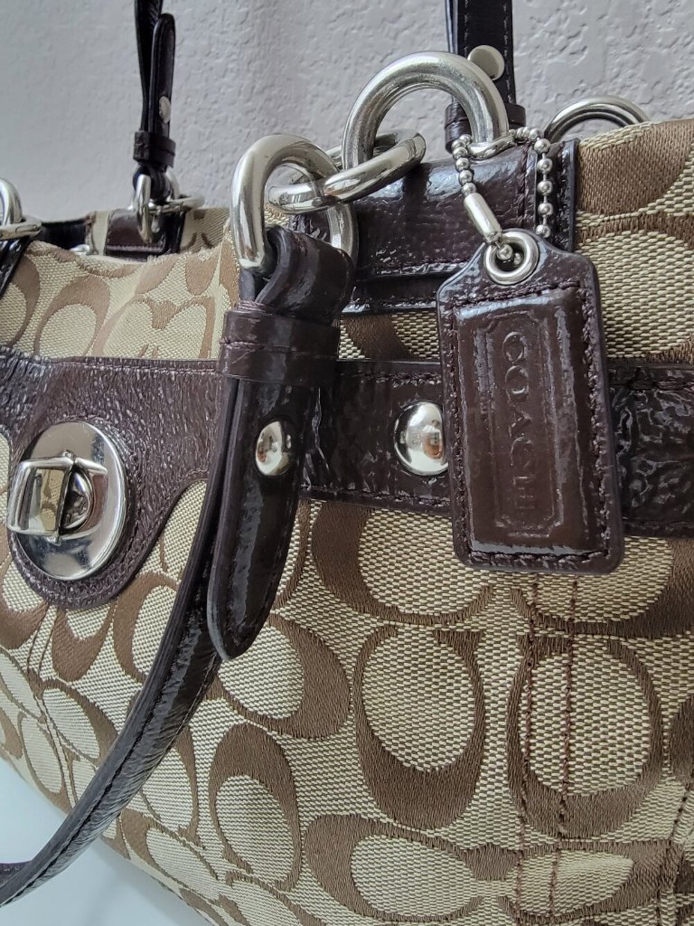 Coach Signature Tote Handbags Khaki Brown Patent Leather Turnlock Bag F16540 - Picture 2 of 12